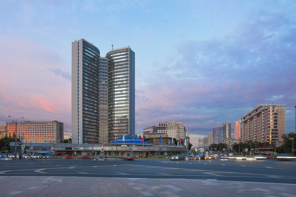 Правительство_Москвы_на_Новом_Арбате.jpg